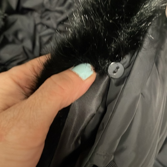 Tahari down filled long puffer coat with fur trimmed hood - Picture 6 of 11